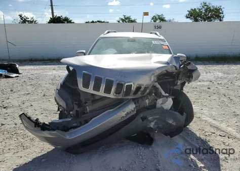 2019 Jeep Cherokee Latitude Plus z USA, uszkodzony, nr VIN 1C4PJLLB2KD318644